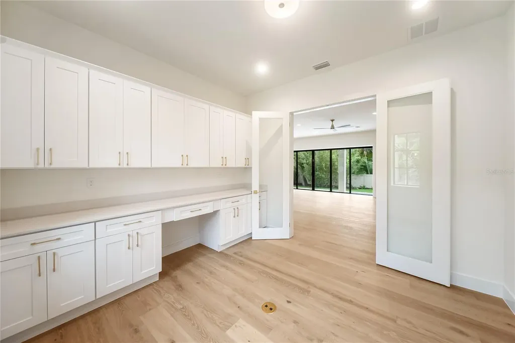 3800 Flores Avenue Sarasota FL 34239