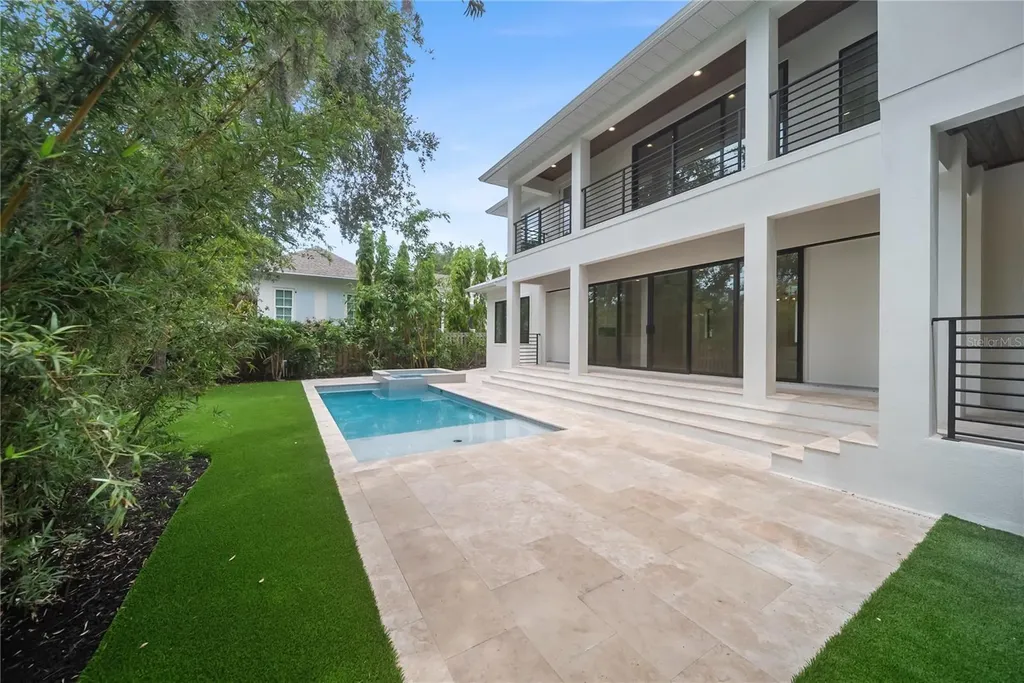 3800 Flores Avenue Sarasota FL 34239