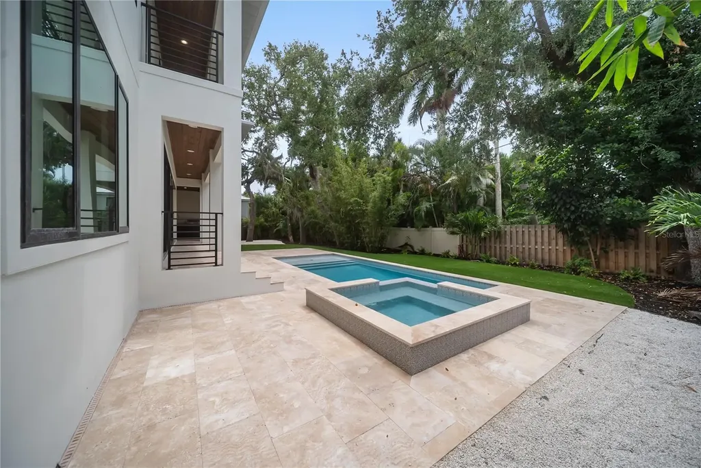 3800 Flores Avenue Sarasota FL 34239