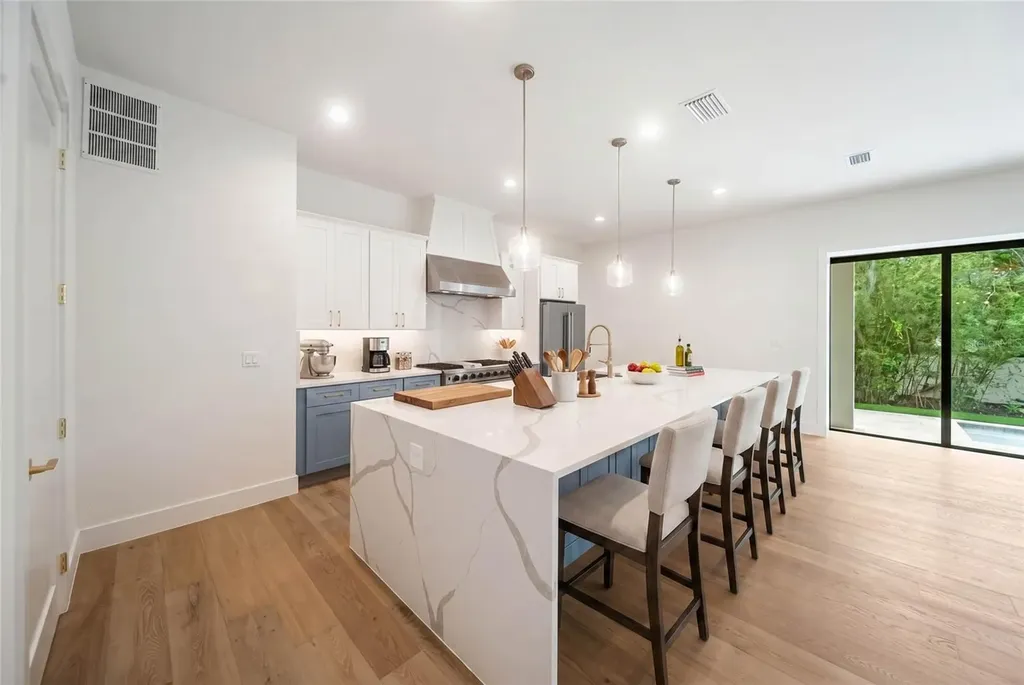 3800 Flores Avenue Sarasota FL 34239