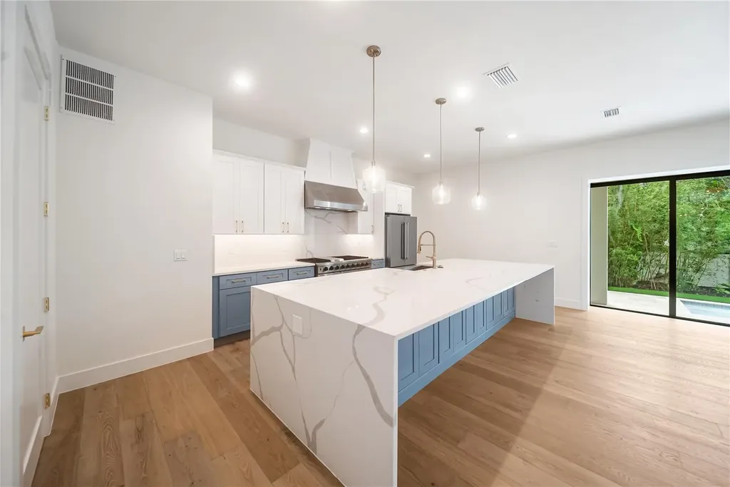 3800 Flores Avenue Sarasota FL 34239