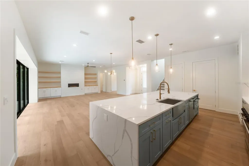 3800 Flores Avenue Sarasota FL 34239