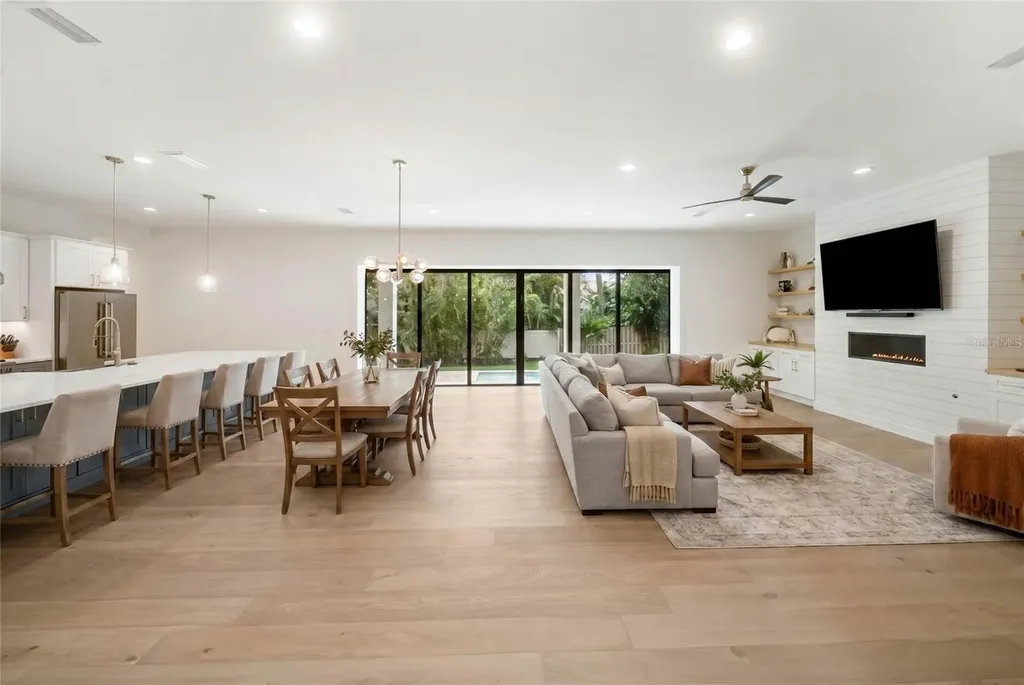 3800 Flores Avenue Sarasota FL 34239
