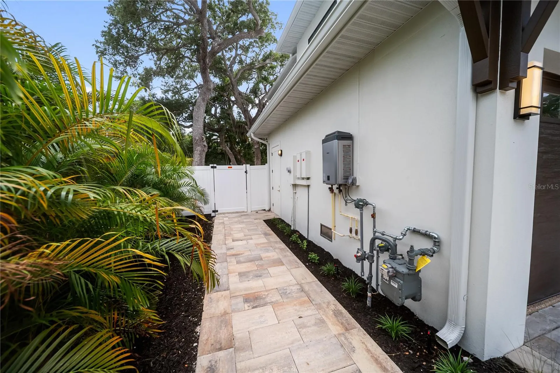 3800 Flores Avenue Sarasota FL 34239