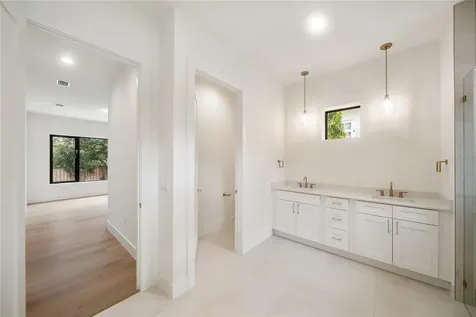 3800 Flores Avenue Sarasota FL 34239
