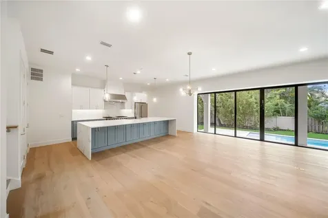 3800 Flores Avenue Sarasota FL 34239