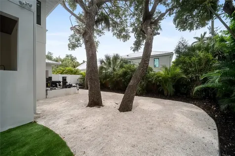3800 Flores Avenue Sarasota FL 34239