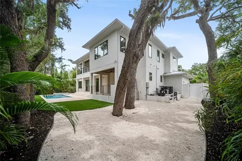 3800 Flores Avenue Sarasota FL 34239