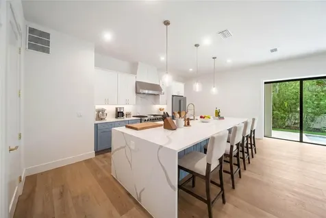 3800 Flores Avenue Sarasota FL 34239