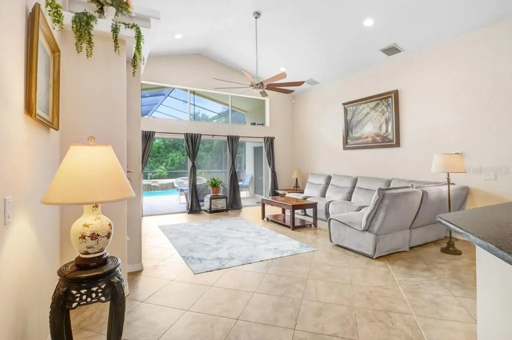 6803 Cromwell Garden Drive Apollo Beach FL 33572