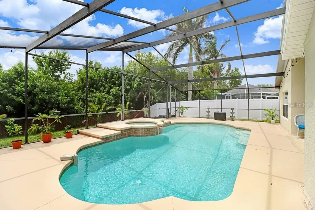 6803 Cromwell Garden Drive Apollo Beach FL 33572