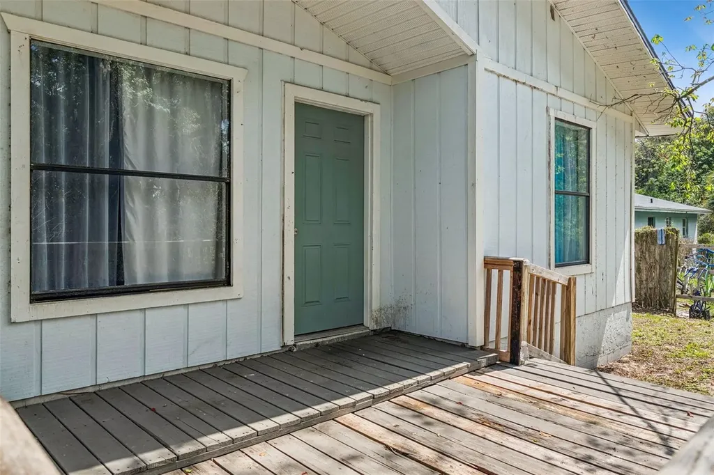 202 S Boston Avenue Deland FL 32724