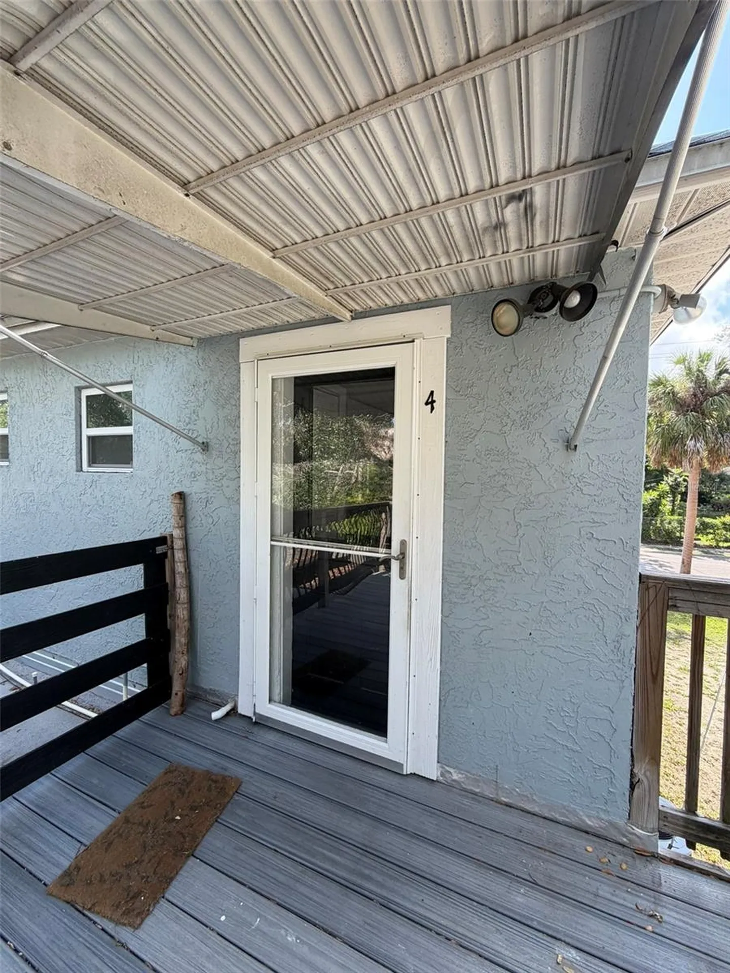 101 W Lemon Street Tarpon Springs FL 34689