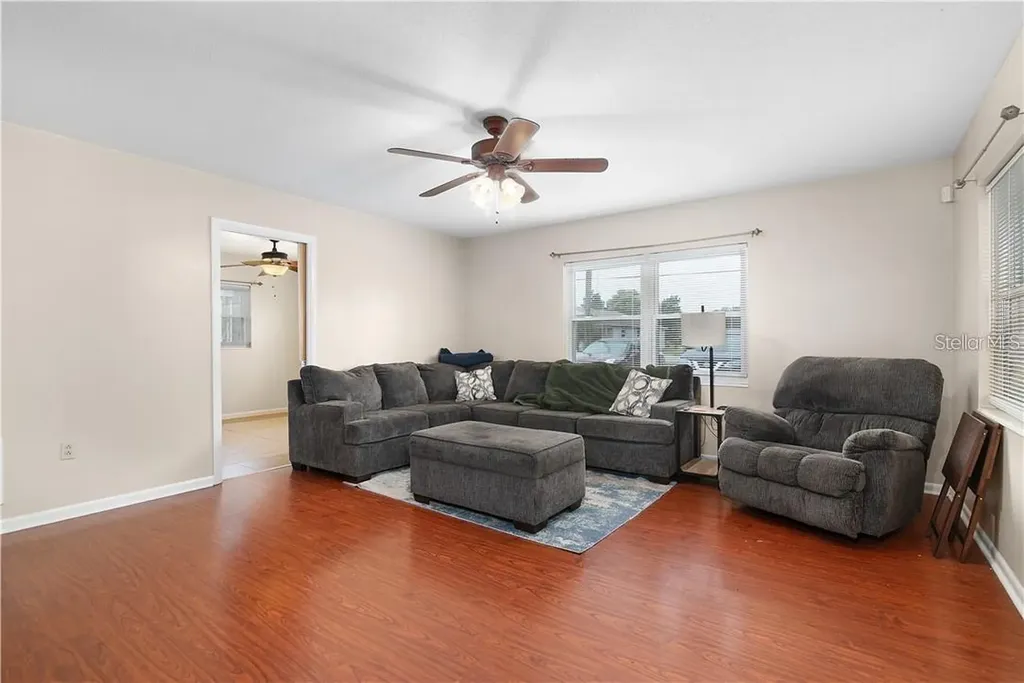 1003 Dora Avenue Tavares FL 32778