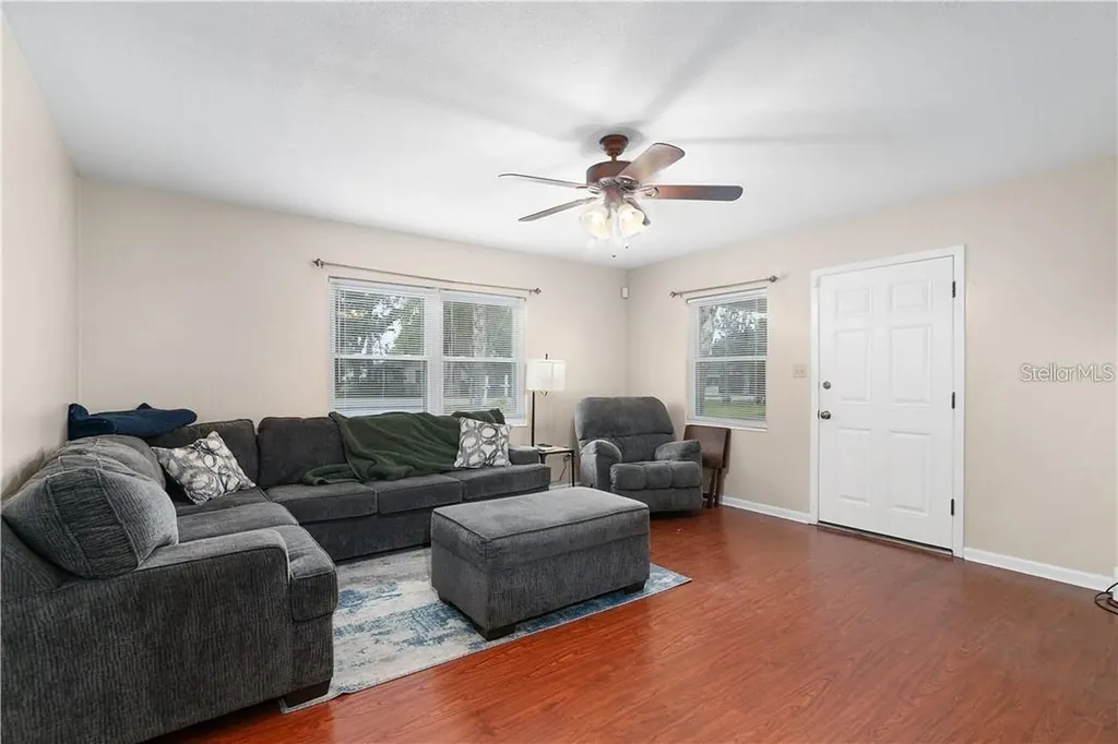 1003 Dora Avenue Tavares FL 32778