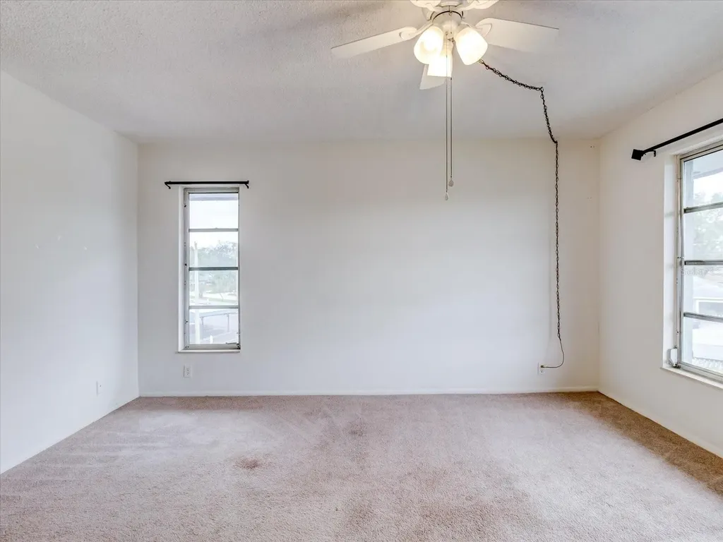 333 Lake Howard Dr NW Winter Haven FL 33880