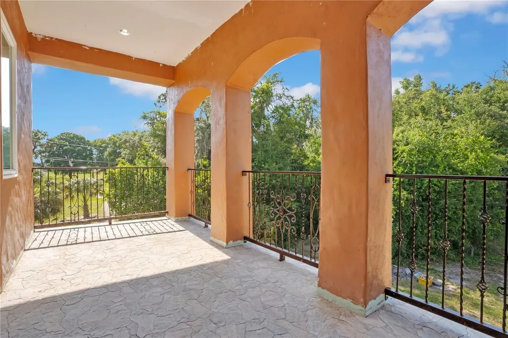 818 Lake Agnes Drive Polk City FL 33868