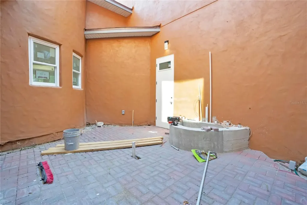 818 Lake Agnes Drive Polk City FL 33868