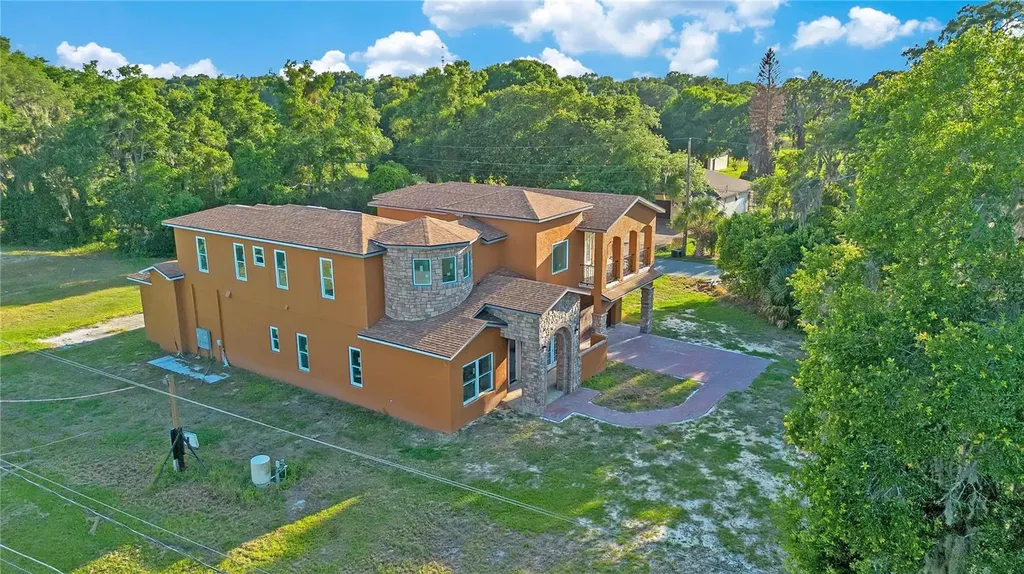 818 Lake Agnes Drive Polk City FL 33868