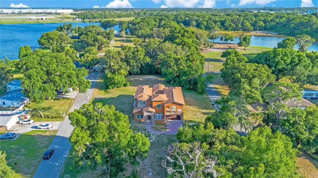 818 Lake Agnes Drive Polk City FL 33868