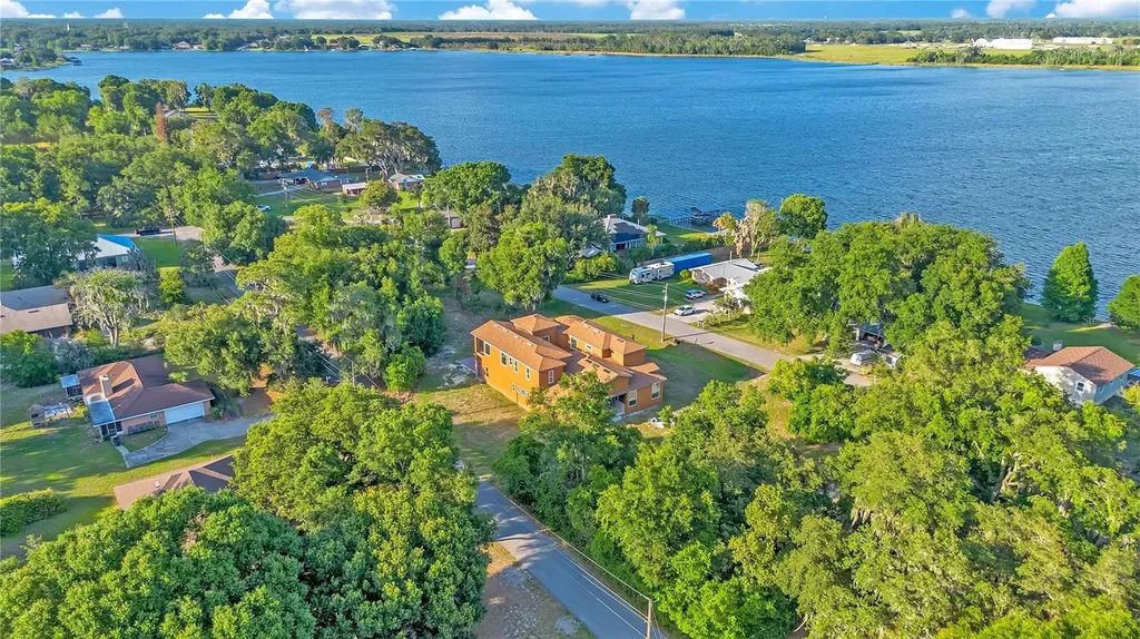 818 Lake Agnes Drive Polk City FL 33868