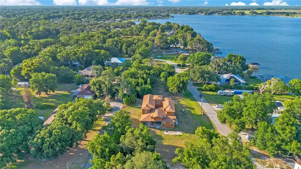 818 Lake Agnes Drive Polk City FL 33868