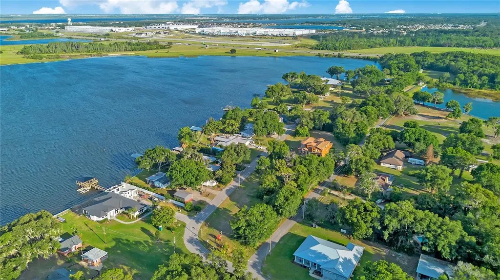 818 Lake Agnes Drive Polk City FL 33868