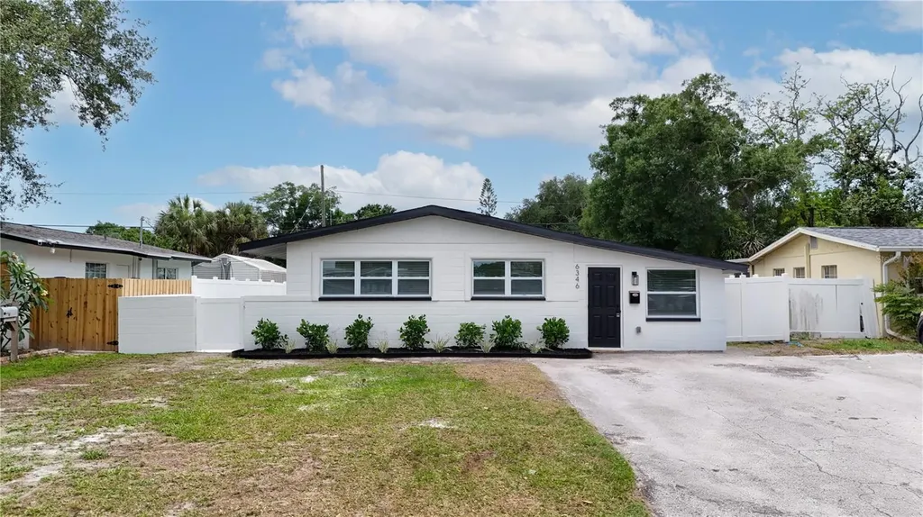 6346 35th Avenue N St Petersburg FL 33710