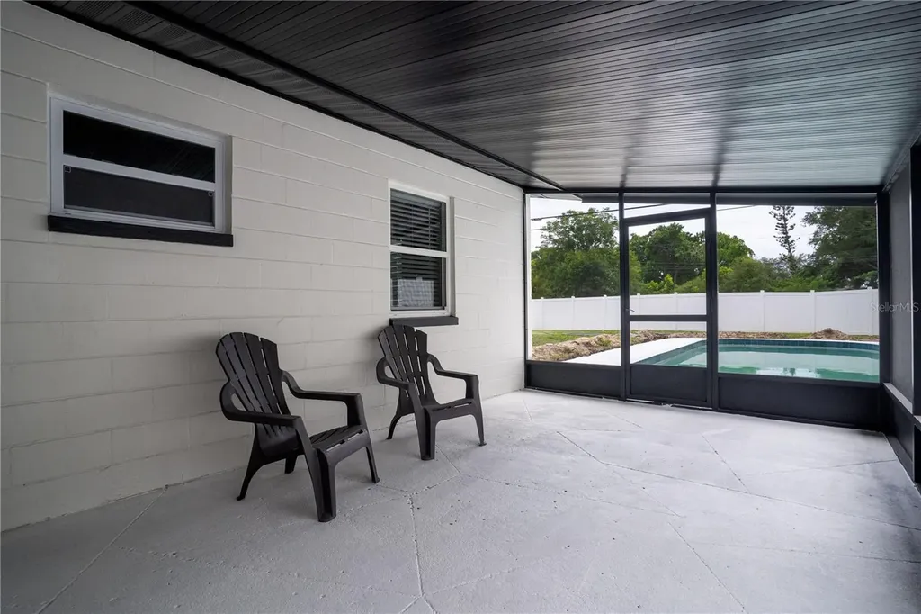 6346 35th Avenue N St Petersburg FL 33710