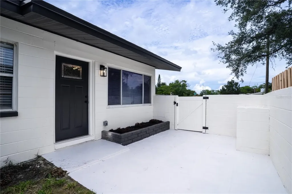 6346 35th Avenue N St Petersburg FL 33710