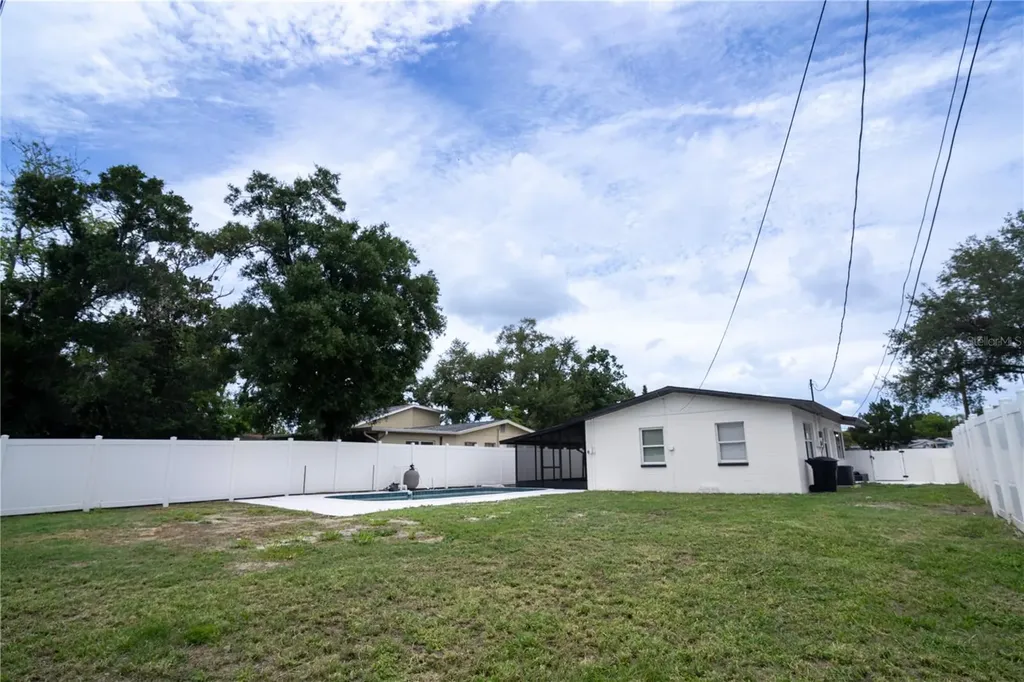 6346 35th Avenue N St Petersburg FL 33710