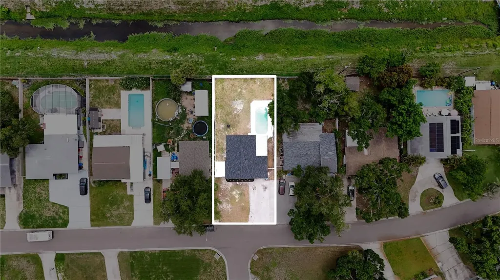 6346 35th Avenue N St Petersburg FL 33710
