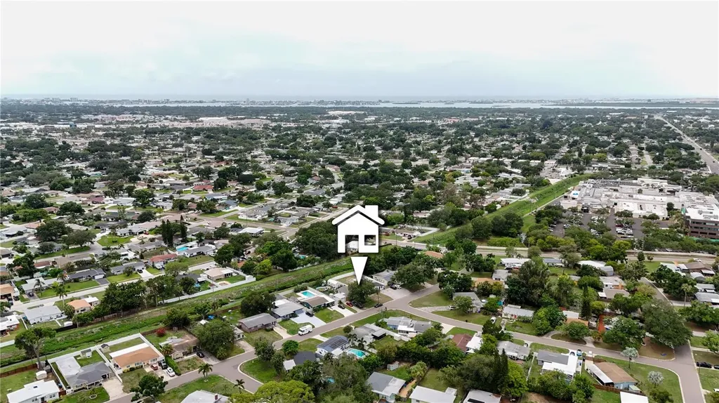 6346 35th Avenue N St Petersburg FL 33710