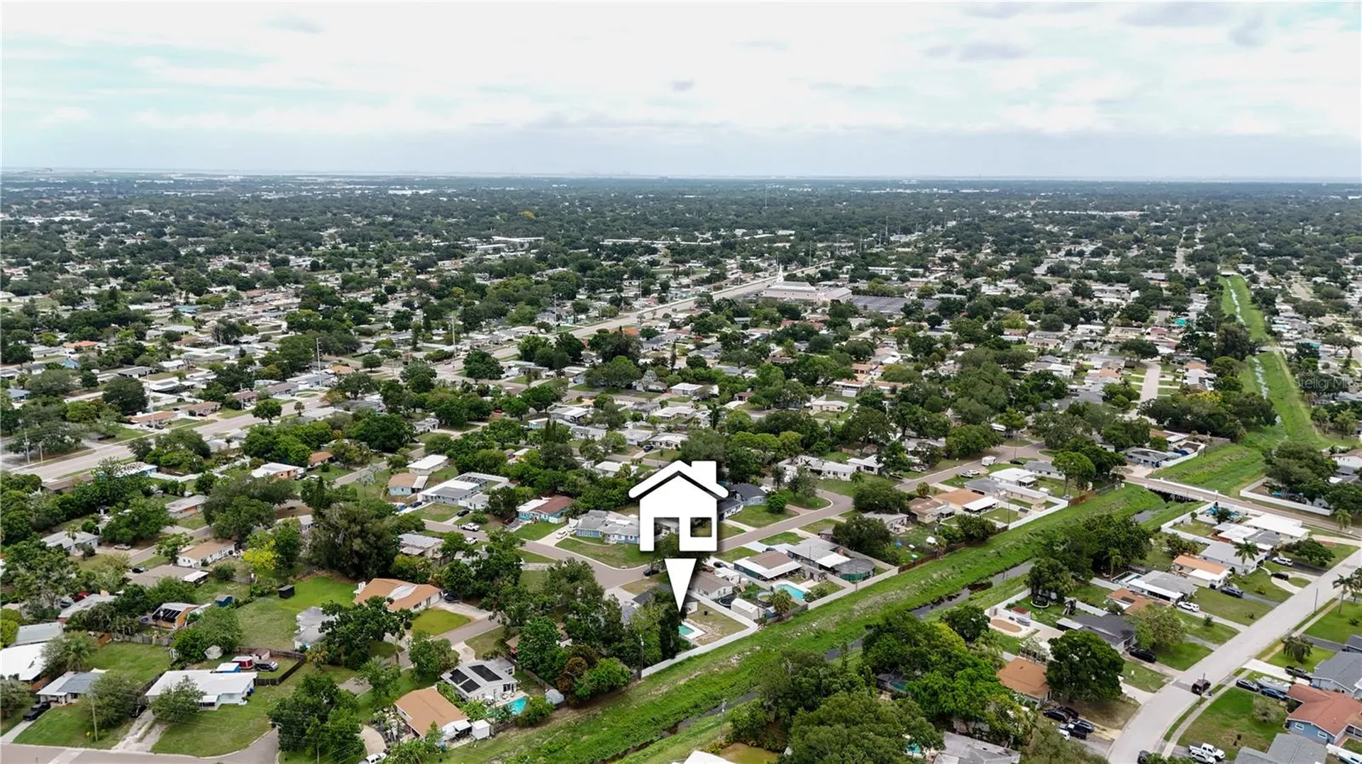 6346 35th Avenue N St Petersburg FL 33710
