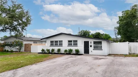 6346 35th Avenue N St Petersburg FL 33710