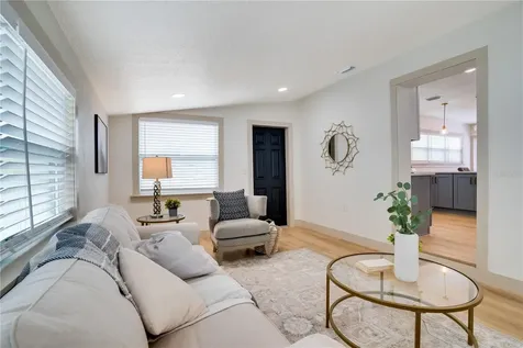 6346 35th Avenue N St Petersburg FL 33710
