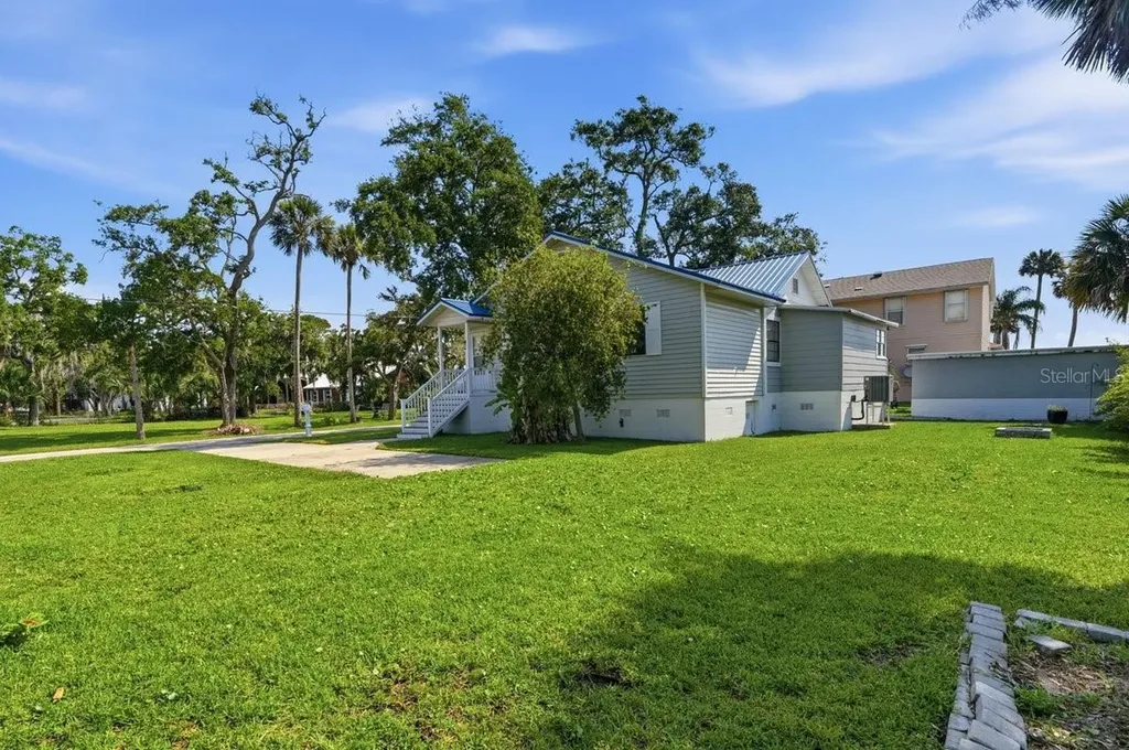 105 Mcdonald Street South Daytona FL 32119