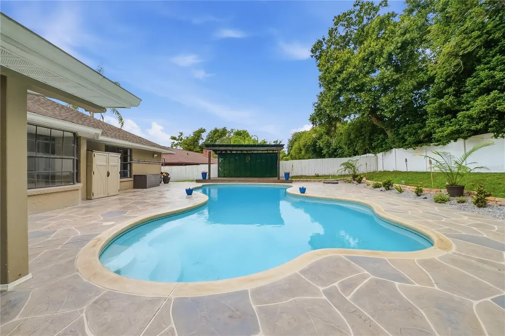 1008 Oakridge Manor Drive Brandon FL 33511
