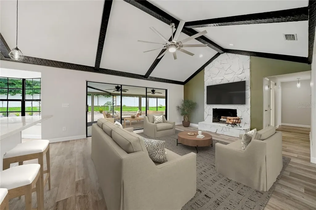 1008 Oakridge Manor Drive Brandon FL 33511