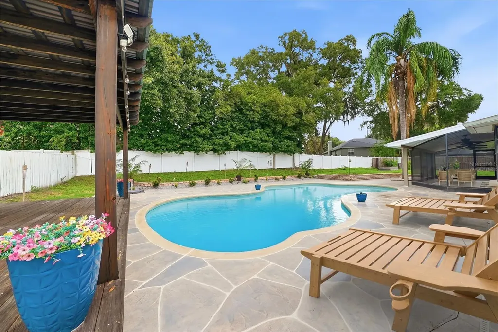 1008 Oakridge Manor Drive Brandon FL 33511