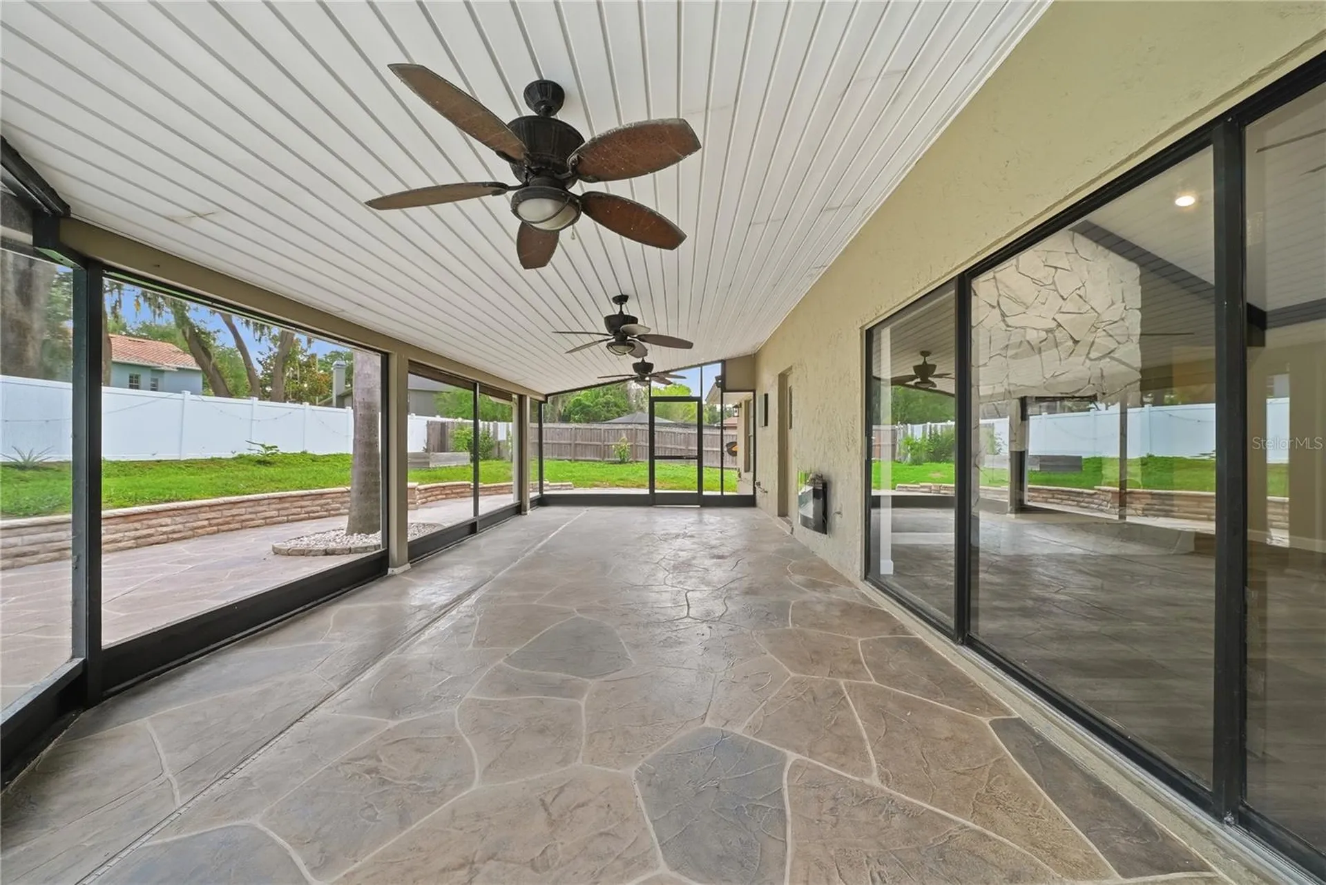 1008 Oakridge Manor Drive Brandon FL 33511