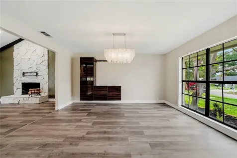 1008 Oakridge Manor Drive Brandon FL 33511