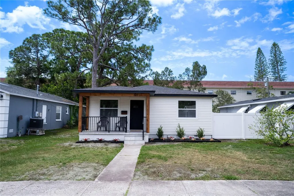 326 41st Avenue N St Petersburg FL 33703