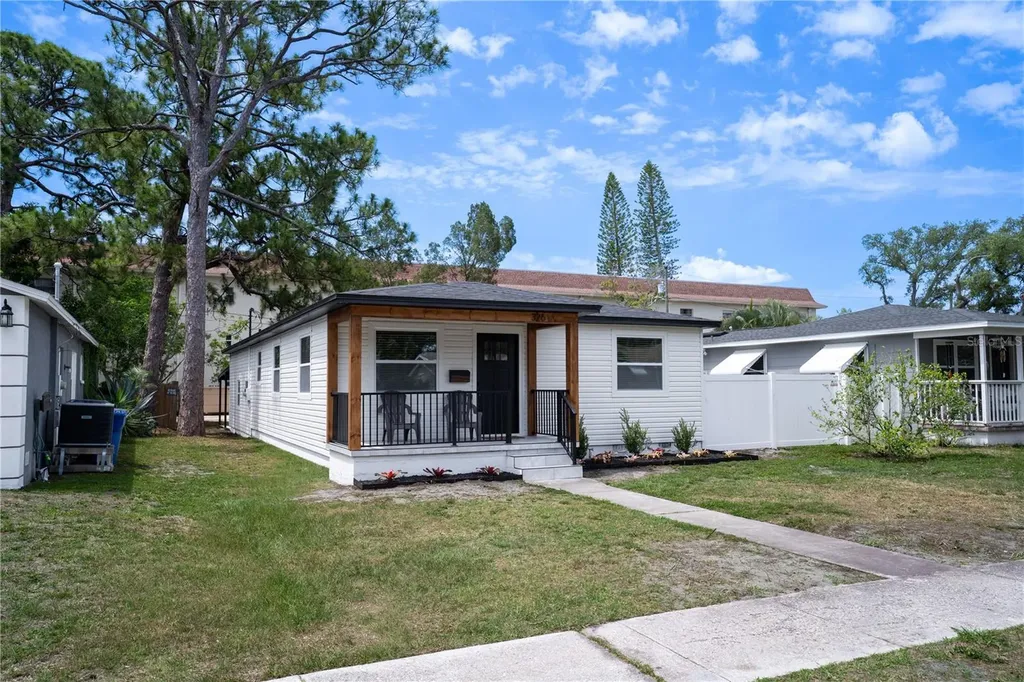 326 41st Avenue N St Petersburg FL 33703