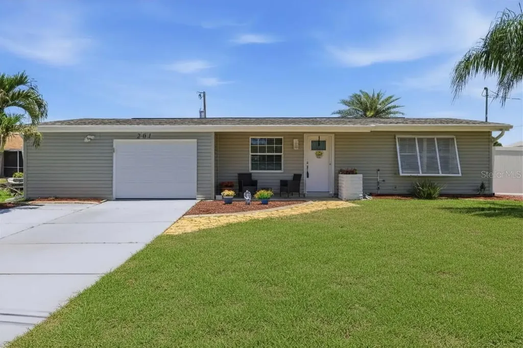 201 E Tarpon Blvd NW Port Charlotte FL 33952