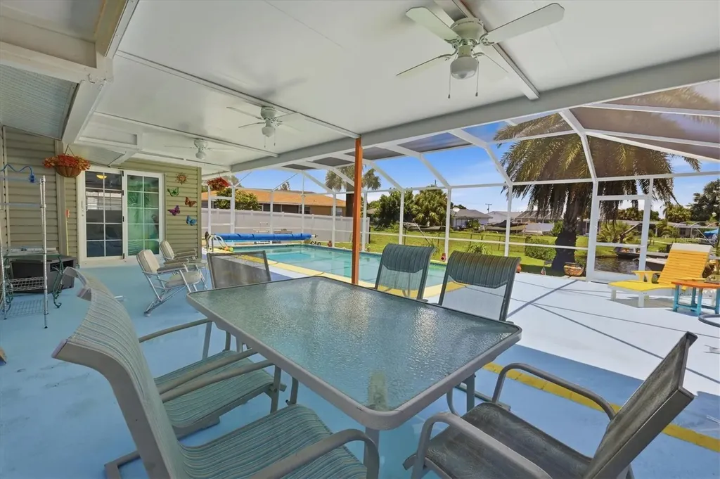 201 E Tarpon Blvd NW Port Charlotte FL 33952
