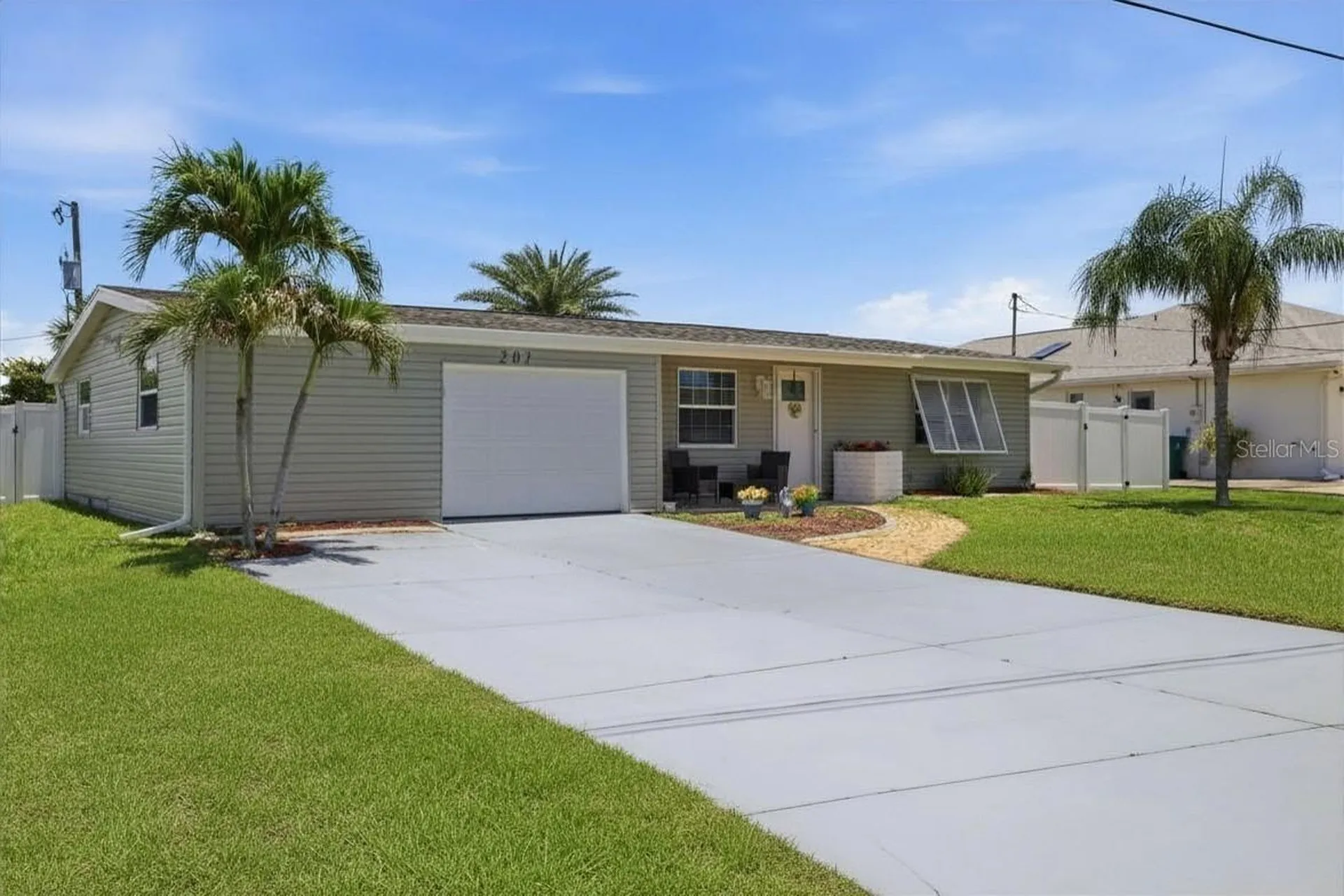 201 E Tarpon Blvd NW Port Charlotte FL 33952