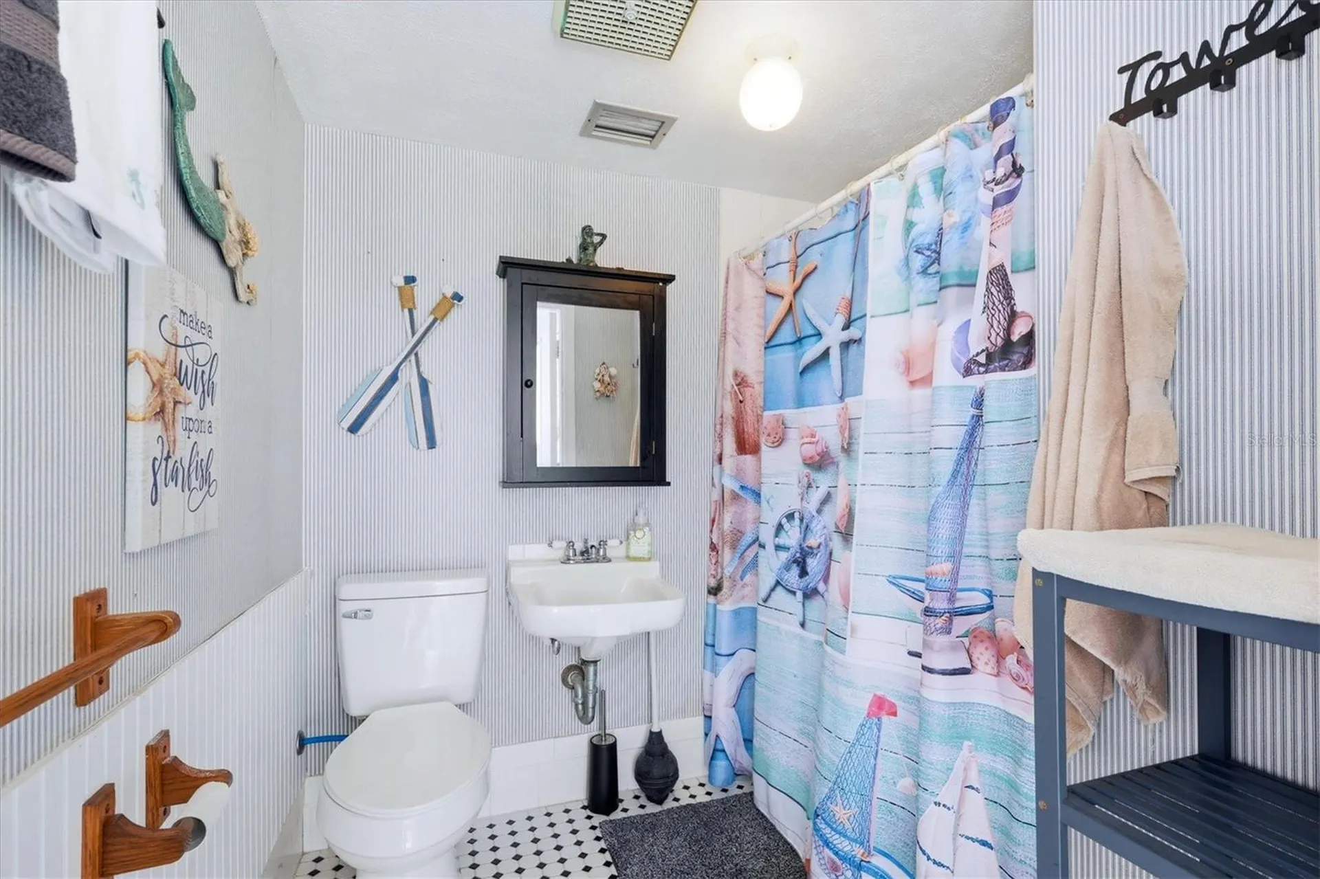 201 E Tarpon Blvd NW Port Charlotte FL 33952