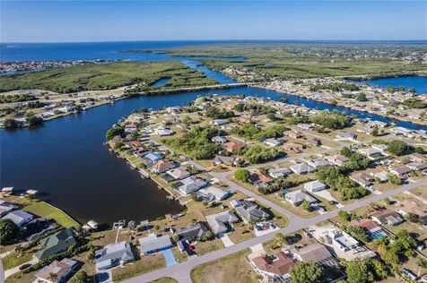 201 E Tarpon Blvd NW Port Charlotte FL 33952