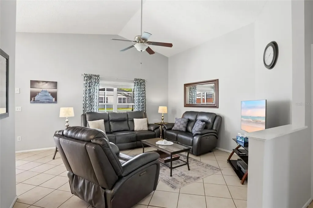 562 Bailey Circle Davenport FL 33897